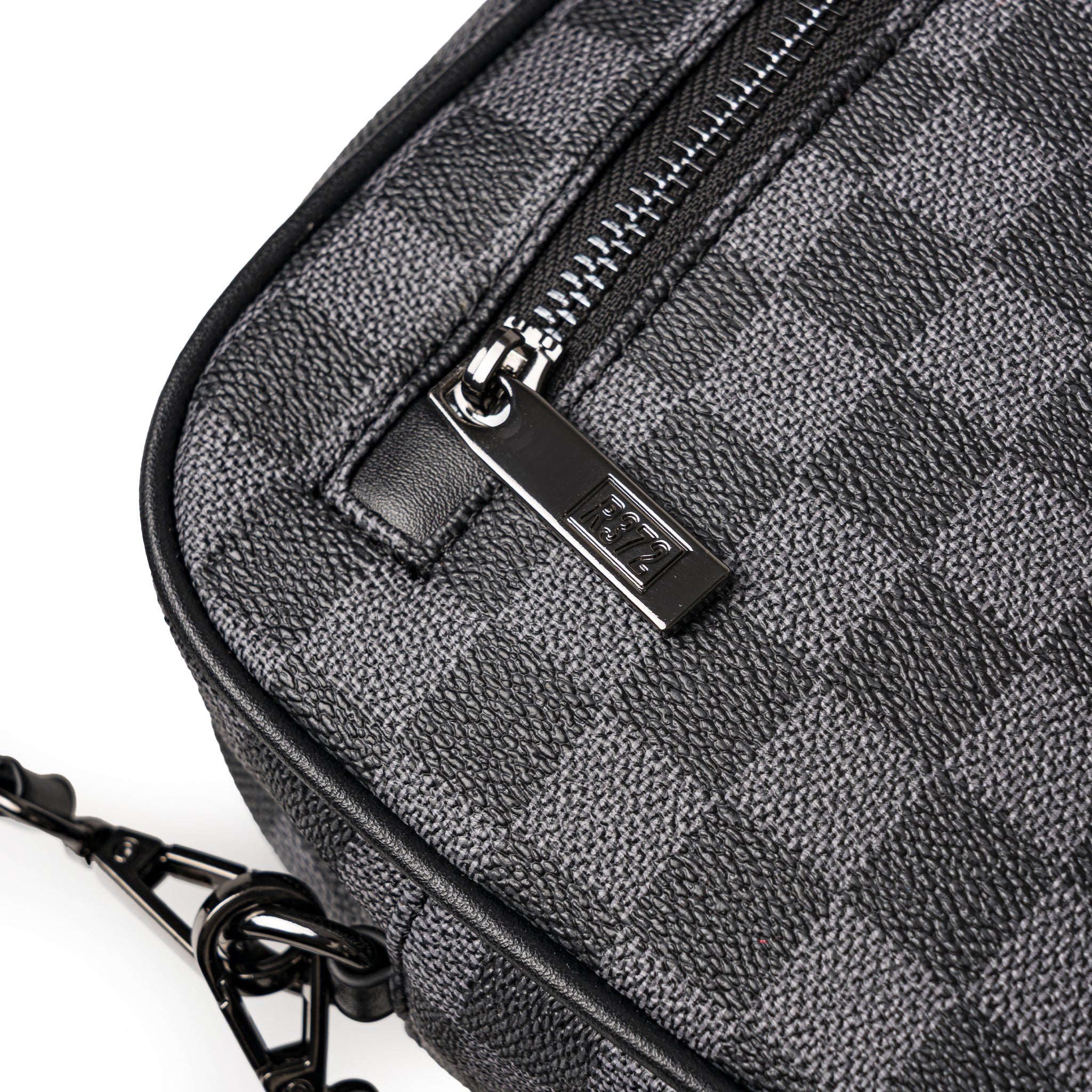 SHOULDER BAG R372 BLACK