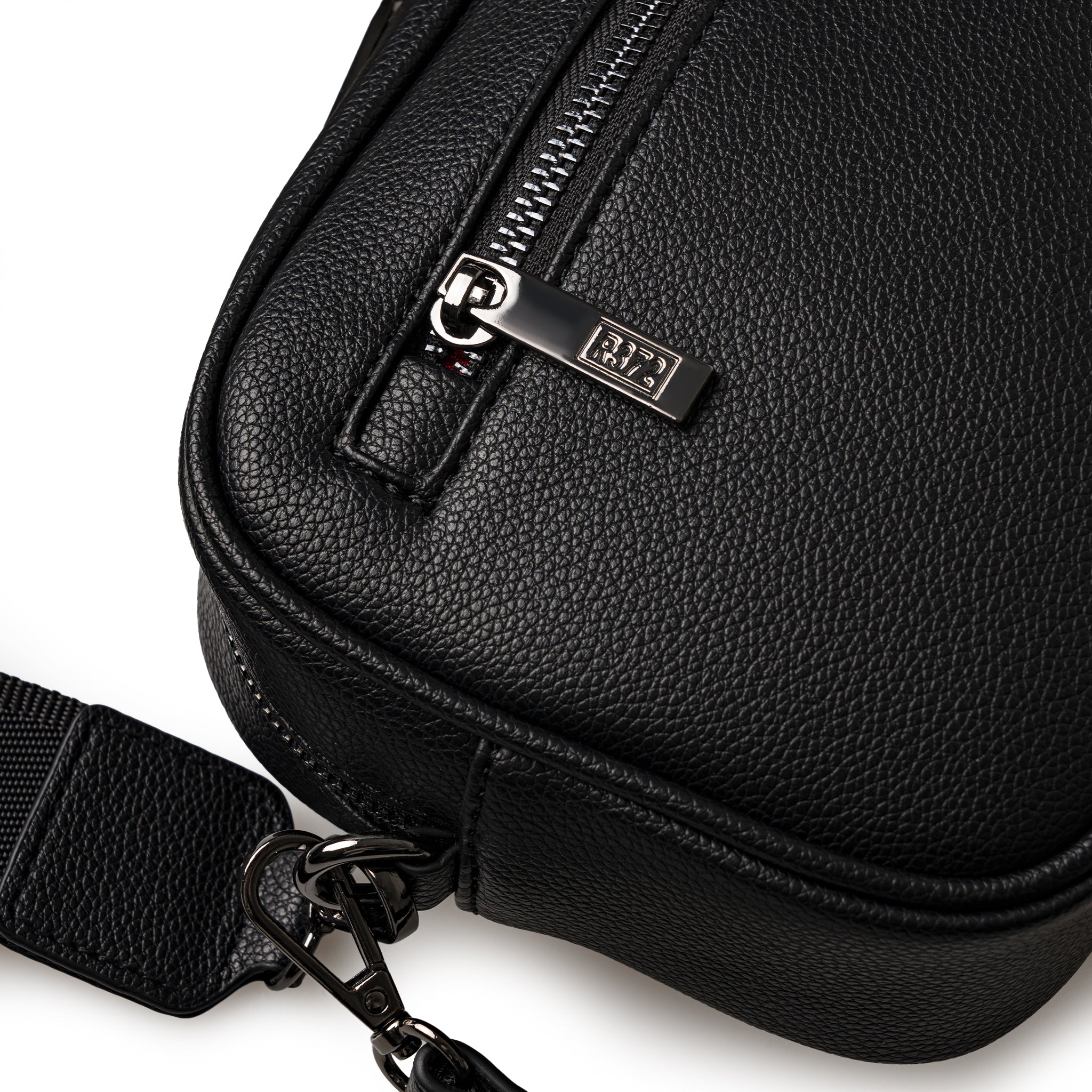 SHOULDER BAG R372 BLACK