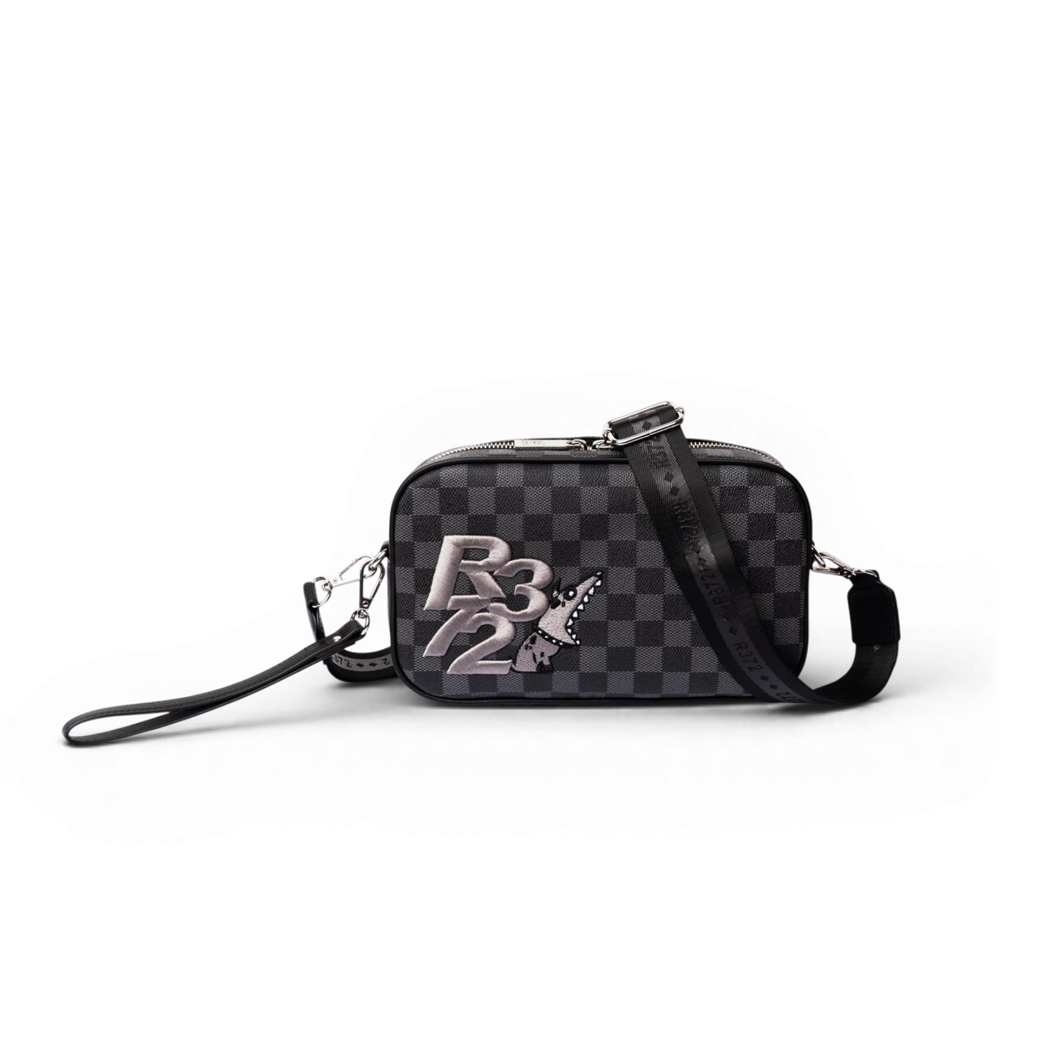 R372/P001 BLACK