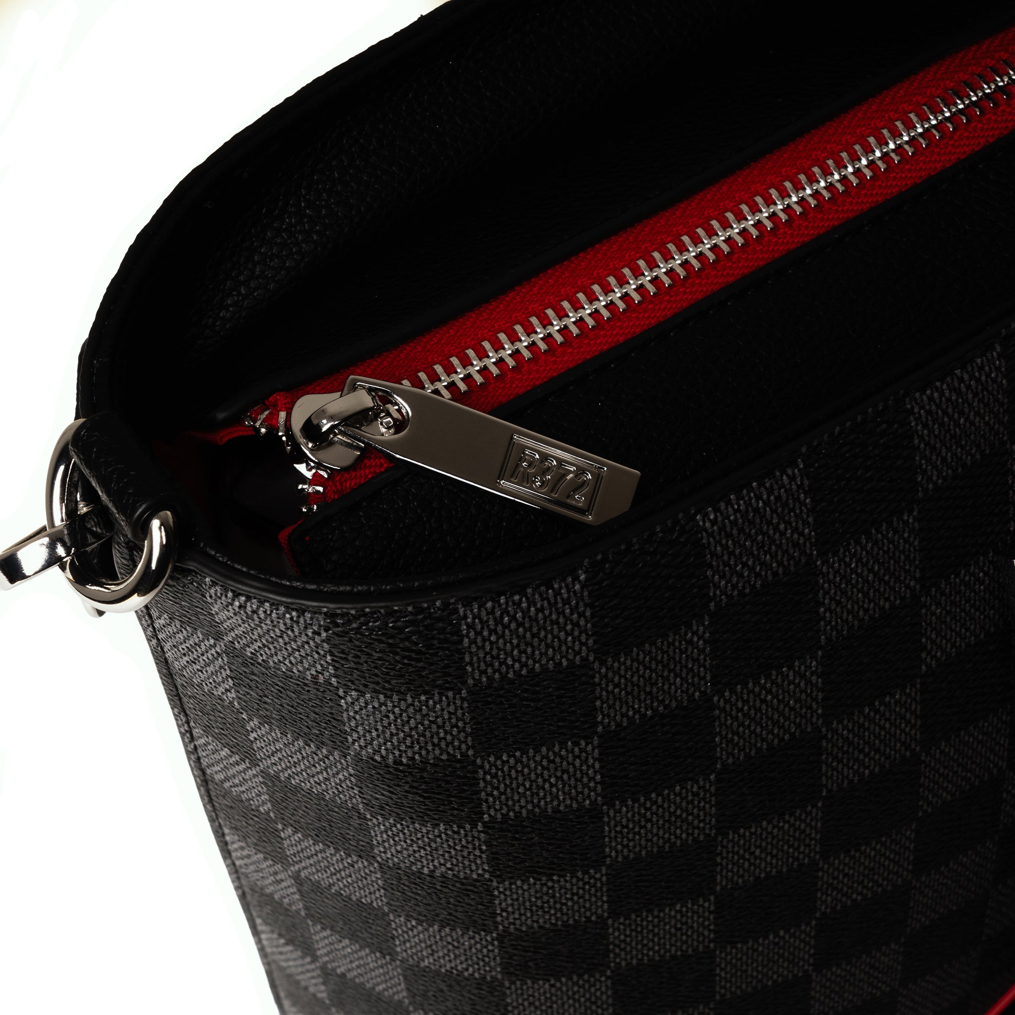 R372/B003 BLACK