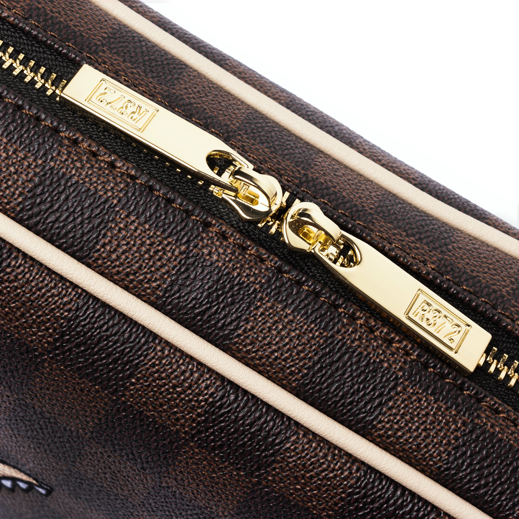 R372/P001 BROWN