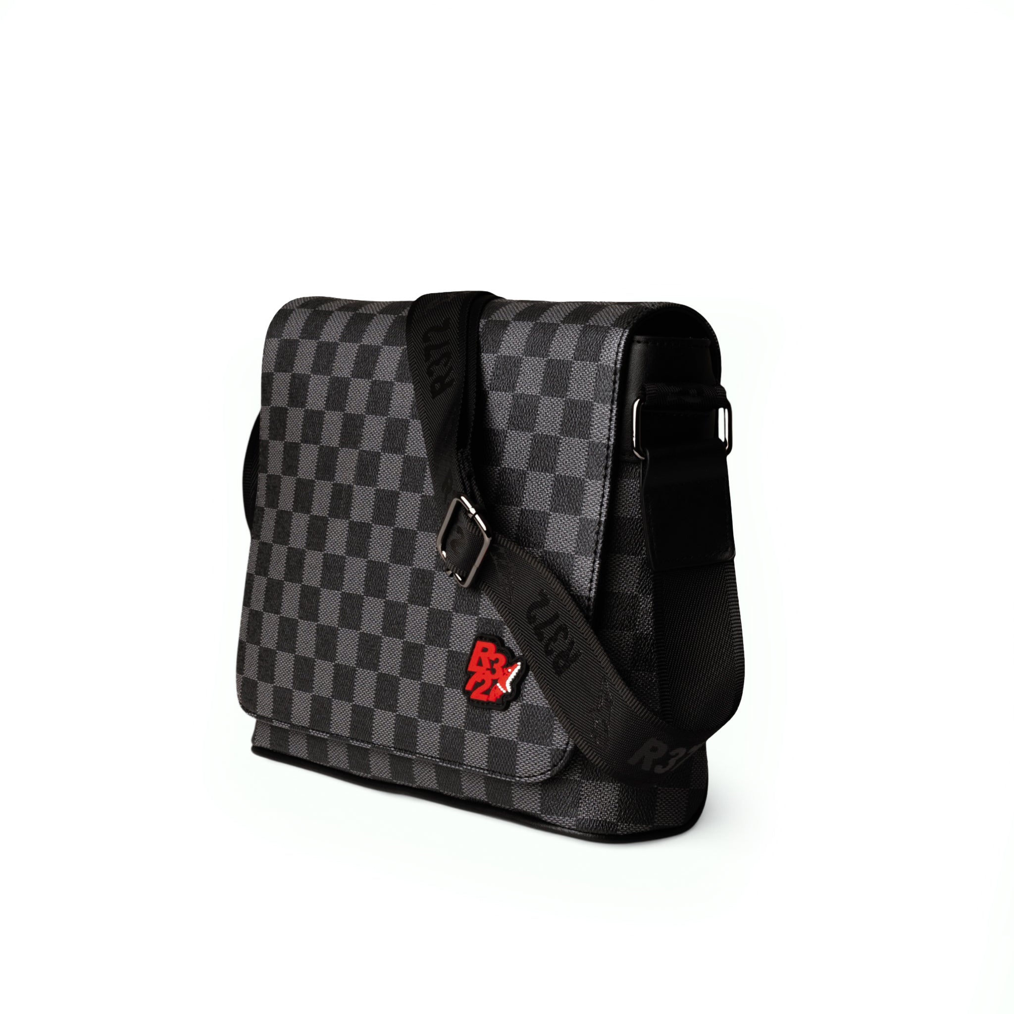 R372/M001 BLACK