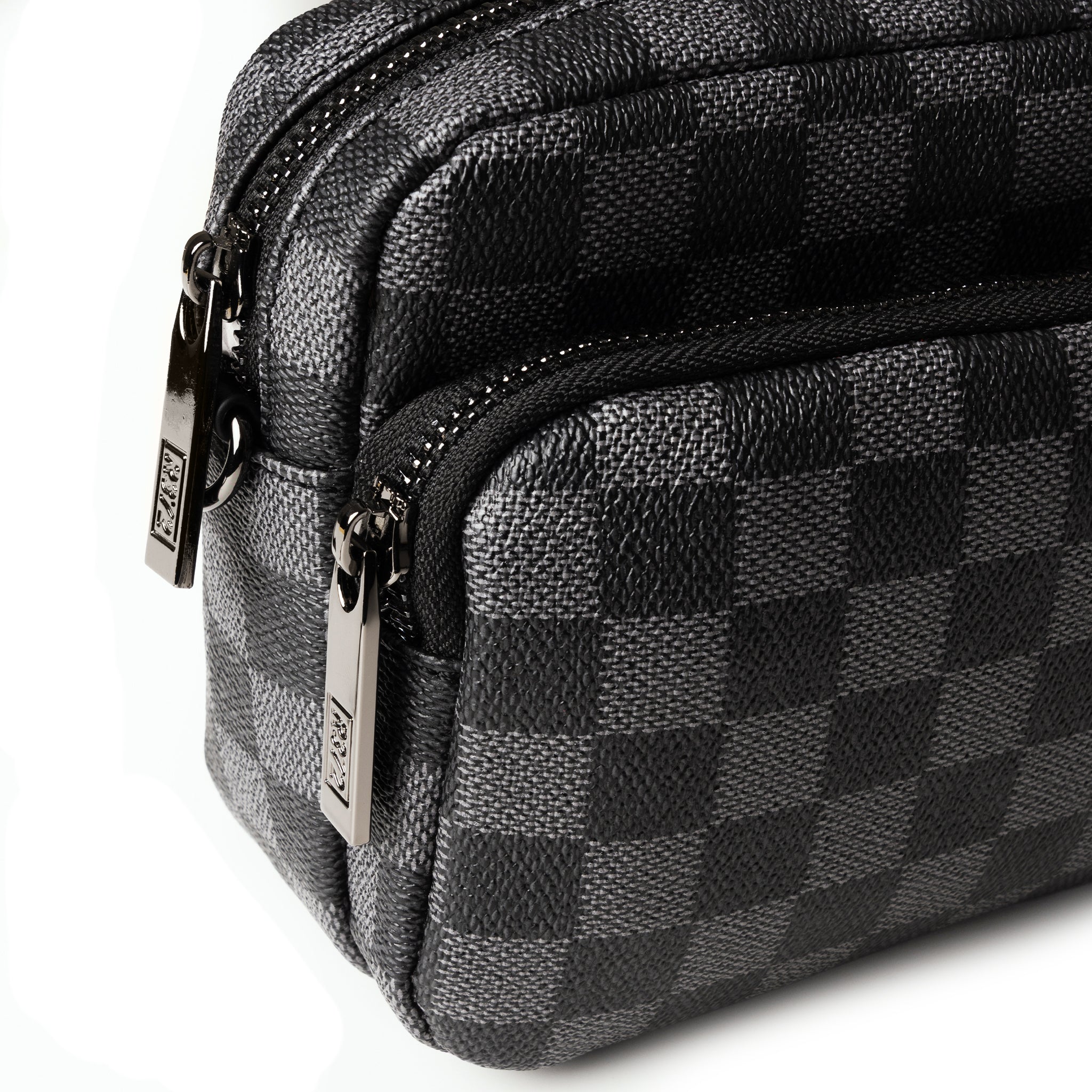 R372/P007 BLACK